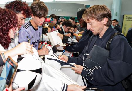 https://storage.bljesak.info/article/470264/450x310/luka-modric (1).jpg